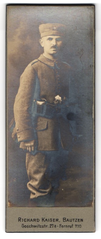 Photograph Richard Kaiser, Bautzen, Goschwitzstr. 27a, soldier in uniform with Mü