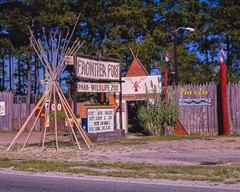 8×10 Vintage Photo of Entrance to Frontier Fort Gift Shop, Wilmington, NC.