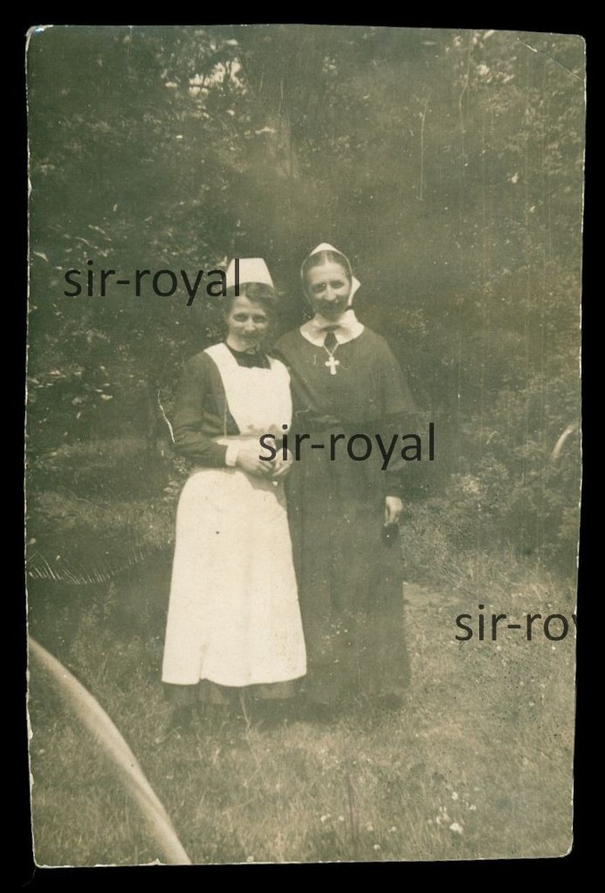 Nurse and Nun – Photo 5x8cm