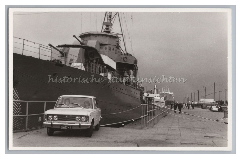 Gdansk Gdańsk Pomerania Poland 1971 – Car Warship Port Steamer – Old Photo