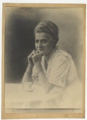 Portrait D’A Female c1935 Photograph Vintage Analog B13n