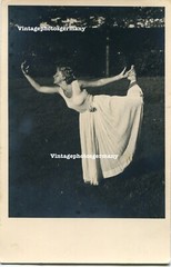D6921 Foto 1930 Tänzerin F. Helldobler Frau Girl Tanz Ausdruckstanz Autogramm