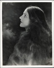 LARGER SIZE, ZIEGFELD FOLLIES Broadway Show, „Princess Heana” dancer w amazing