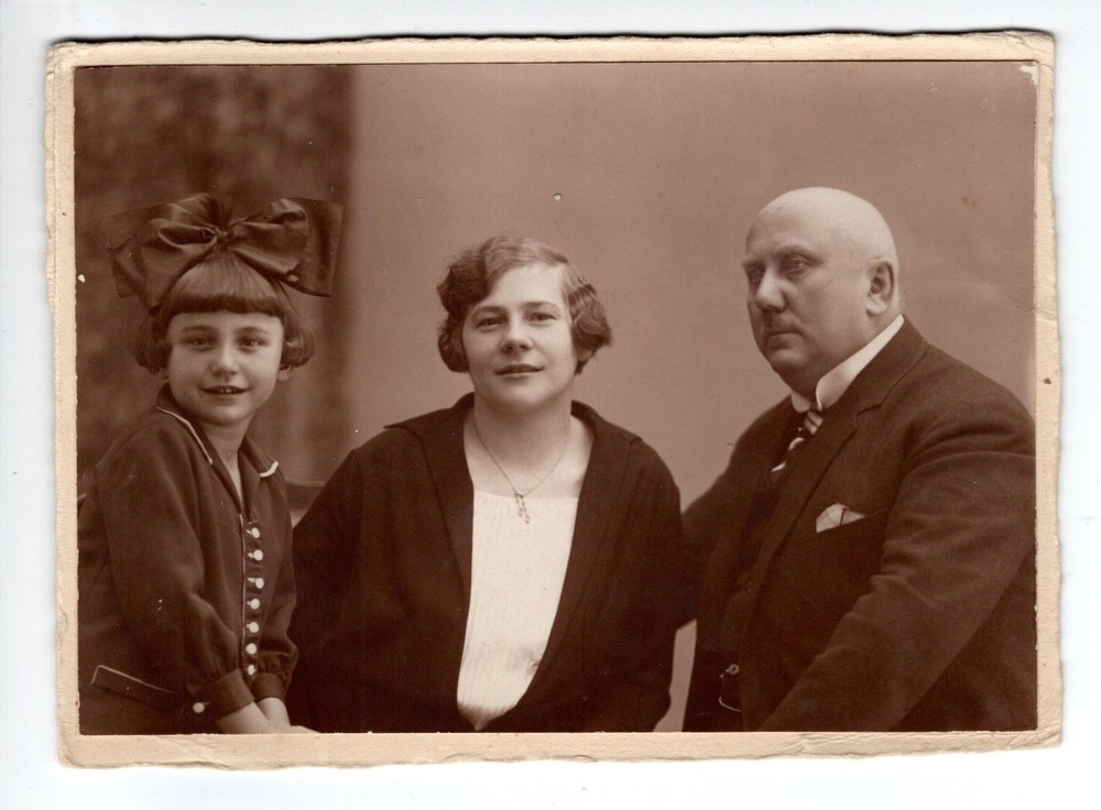 Family Portrait with Girl – 1920s Fashion – Photo Circa 1929 Photo