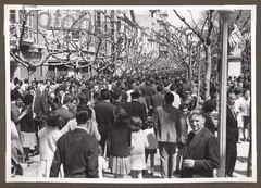 Photo Spain Burgos Crowd Paseo Crowds 1950s