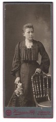 Photograph Hermann Tietz, Hamburg, size Burstah 12-14, portrait young lady in ze