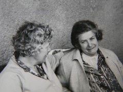 «THEN»: PHOTO, PHOTOGRAPHY, GDR, LADIES, WOMEN, DATSCHE, LEISURE, GIRLFRIENDS!