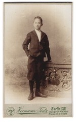 Photography Hermann Tietz, Berlin, Leipzigerstr. 46, Portrait Cheeky Jack On