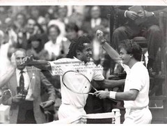 Photo presse.ALE10224.9 1/8×7 1/8in environ.1991.Lyon.Tennis.Equipe – France.ya
