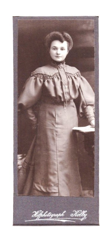 CDV Photo Circa 1900, Young Pretty Woman