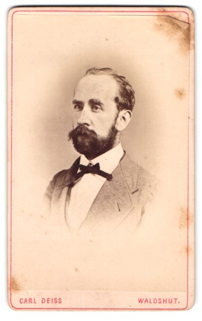 Photograph Carl Deiss, Waldshut, portrait gentleman with bow tie and full beard, half glass