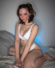 Contemporary Pinup Girl 4×6 Photo – Fine Art Color Print – Brunette Female Form