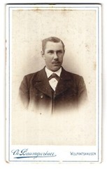 Photography Christoph Baumgartner, Wolfratshausen, Untermarkt 248, portrait young