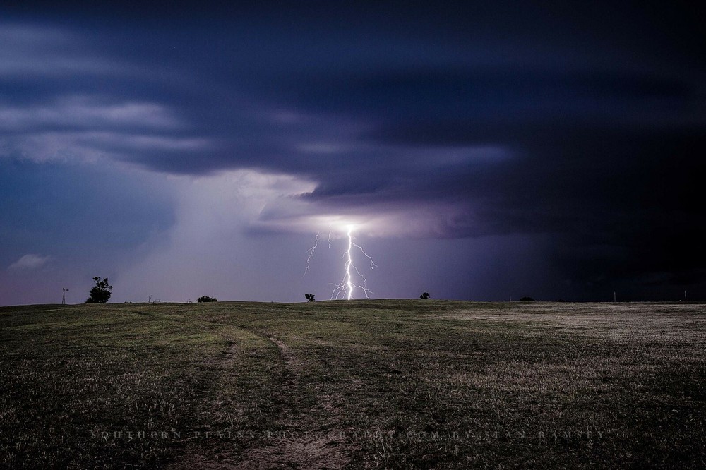 Storm Photography Print – Picture of Lightning Bolt on Stormy Night in Oklahoma