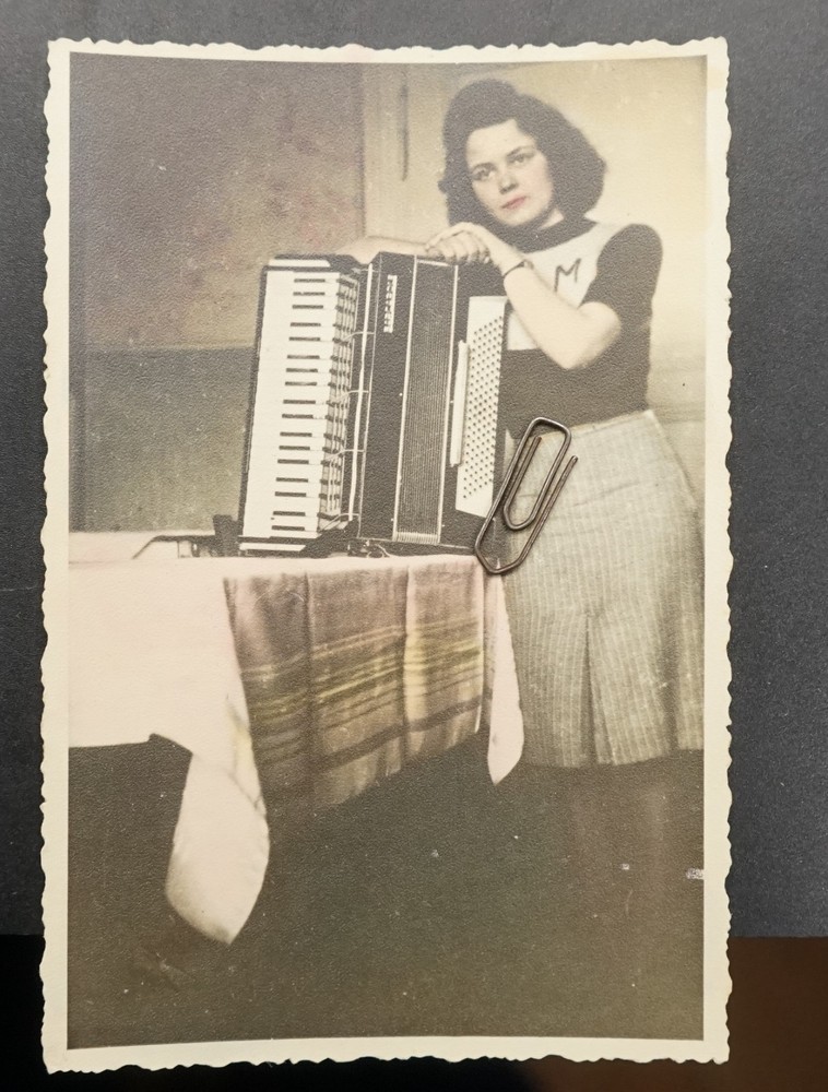 Photo Portrait Woman Musician Accordion Color Colored Instrument Model Picture Old
