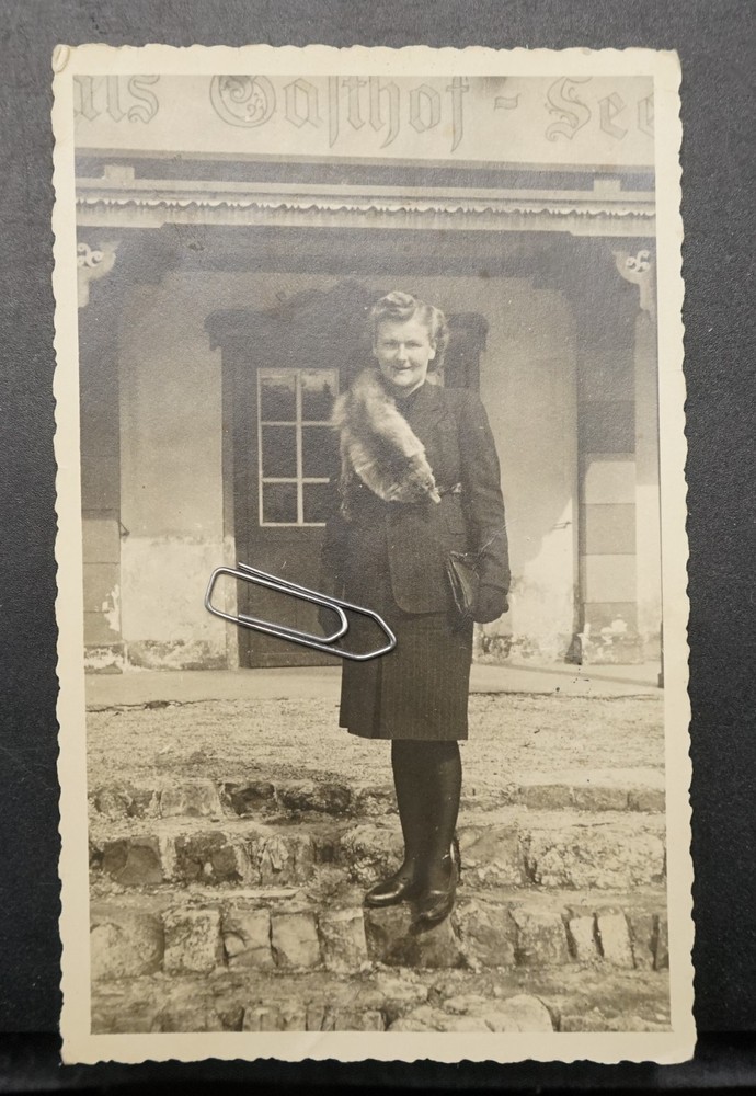 Photo Portrait Inn House Woman Fur Handbag Building Sign 1944 Upper Bavaria