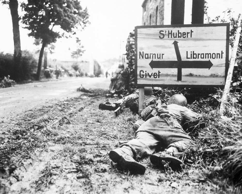 8th Infantry Regiment attempt to move forward 8×10 Photograph Print 8″x10″