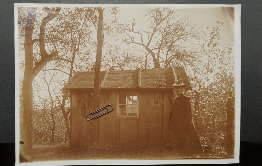 Photo view garden house Crossen Friedland Poland Prussia woman hut building picture