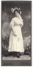 Photograph Max Piepenhagen, Berlin, Friedrichstrasse 122-123, young lady in white