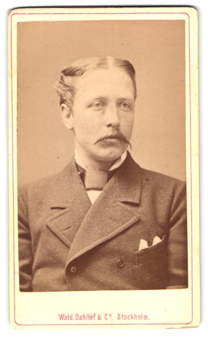Forest Photograph. Dahllöf & Co., Stockholm, Clara Bergsgatan 52a, portrait plowed