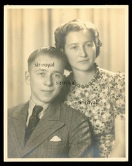 Pretty Young Couple in Portrait – 1930s 1940s – Photo Postcard 15x10cm