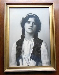 Antique Photograph, circa 1902 of «The Gypsy Queen»