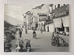STREET SCENE IN BELLAGIO, ITALY BY PHILIP GENDREAU, RARE EARLY 2000’s ART PRINT