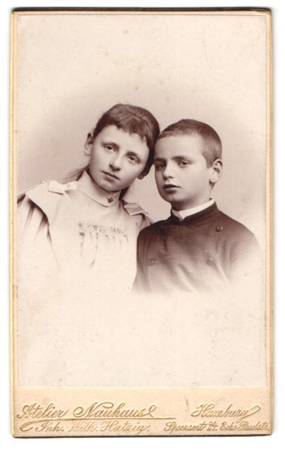 Photograph Wilh. Hatzig, Hamburg, Speersort 24 corner Paulstrasse, children couple in