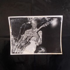 2 Black And White Analog Photographs CHUCK BERRY Vintage 1950 France N3416