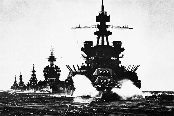 New World War II Photo: USS PENNSYLVANIA & Cruisers head to Lingayen – 6 Sizes!