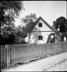 TULLNERBACH, old house in village, by Eduard PEZDIKA, vintage fine art negative!