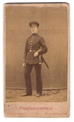 Photograph used Laun, Frankfurt am Main, street unknown, portrait infantry
