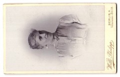 Photography Willi Philipp, Berlin, Veteranenstr. 28, Swallow and Plate Camera