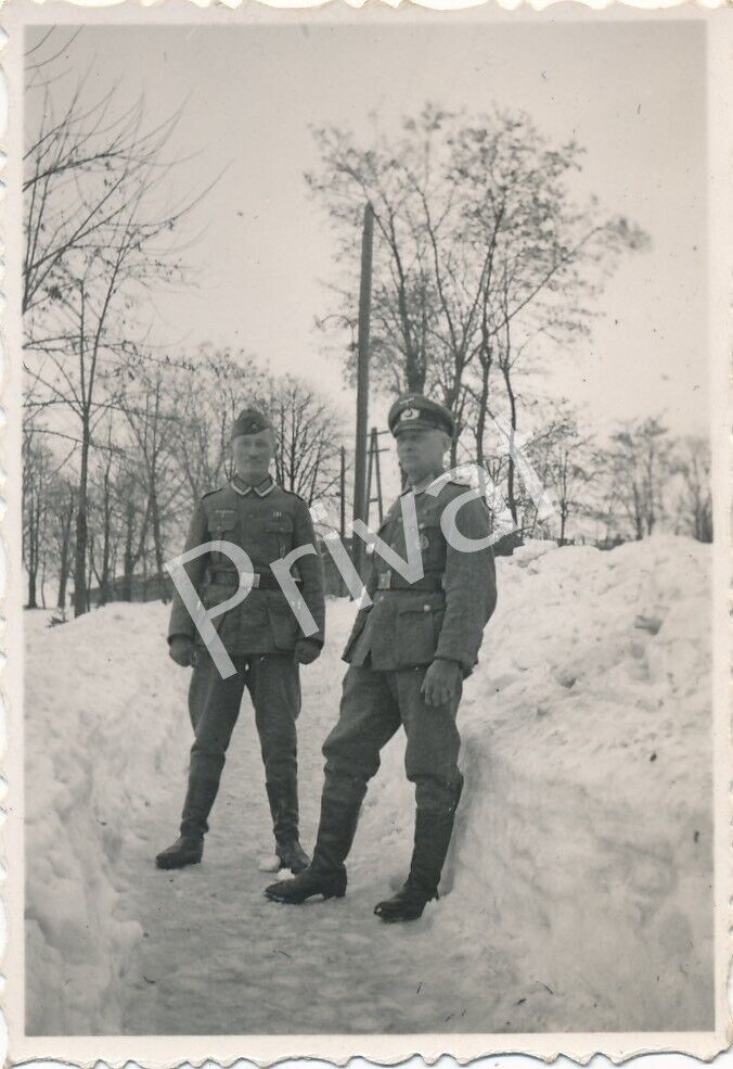 Photo WW II Wehrmacht Soldier and Officer Uniform Poland Polska L1.72