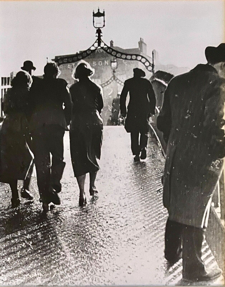 Original FRANCIS BROWNE Photograph «A Sleety Day on the Halfpenny Bridge Dublin»