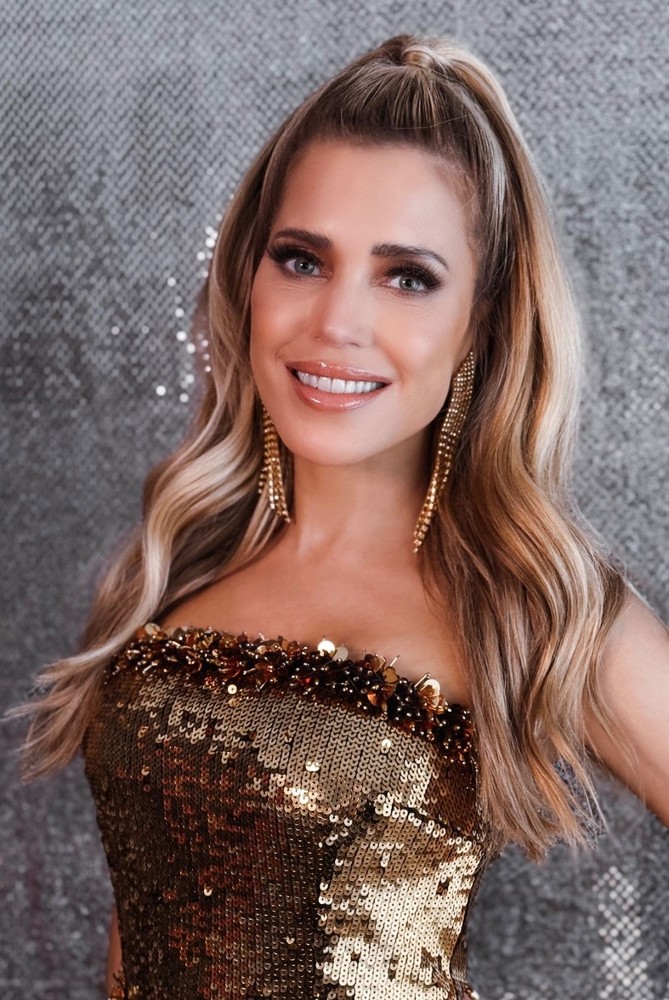 PHOTO NO. 147 – SYLVIE MEIS – GLOSSY FINISH – SIZE: 15X10CM – NEW