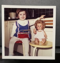 Photo portrait Krems Vienna child girl toy doll color living room 1965 picture