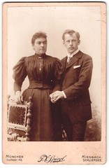 Photograph Franz H. Spiegl, Munich, Goethestraße 42, bourgeois couple hands