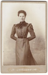 Photograph A. Jandorf & Co., Berlin, Belle Alliance Str. 1/2, Young Woman in El