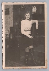 Young Woman Portrait – Vintage Photo 1940s