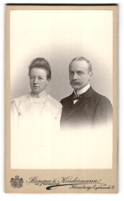 Photograph Benque & Kindermann, Hamburg, Esplanade 2, Young Couple in Fine Kle
