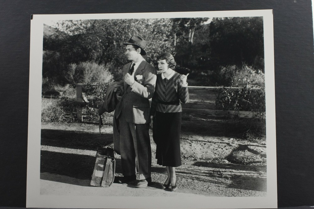 Claudette Colbert Clark Gable Hitchhiking One Night – 8×10″ Photo Print L1318G