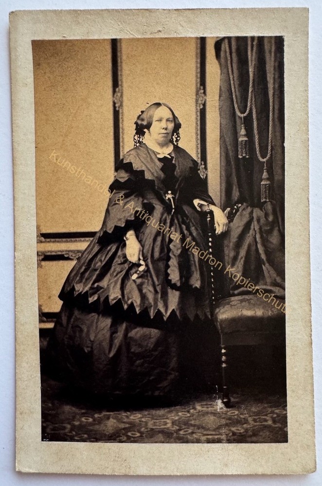 orig. CDV photo photograph woman lady picture old fashion around 1860