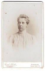 Photograph Carl Koch, Hamburg, Neuer Wall 30, portrait of a woman