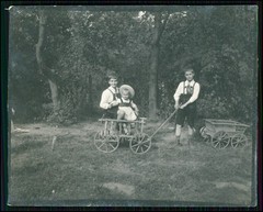 11 x old photo – leisure activities of wealthy bourgeoisie of the Belle Époque and much more.