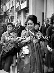 MISS WORLD 1965 ORIENTAL CONTESTANTS ON STREET PHOTO SHOOT – 15 NEGATIVES