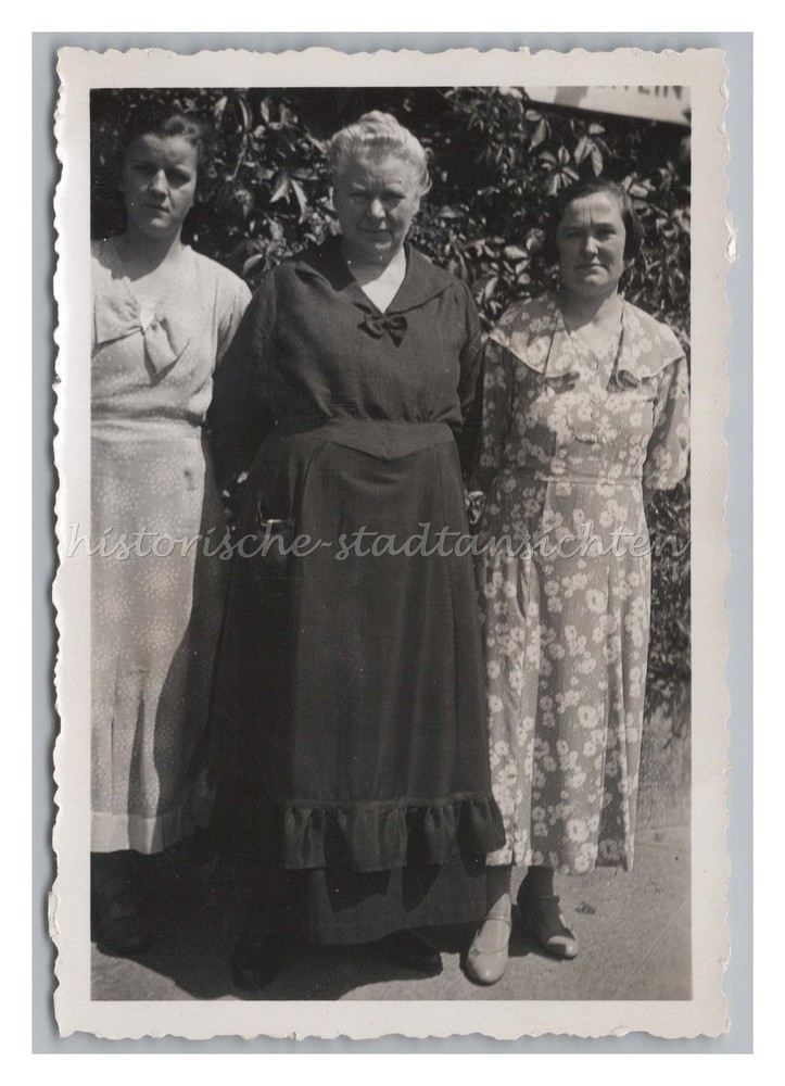 3 Women in Summer Dress 1936 – Vintage Photo 1930s