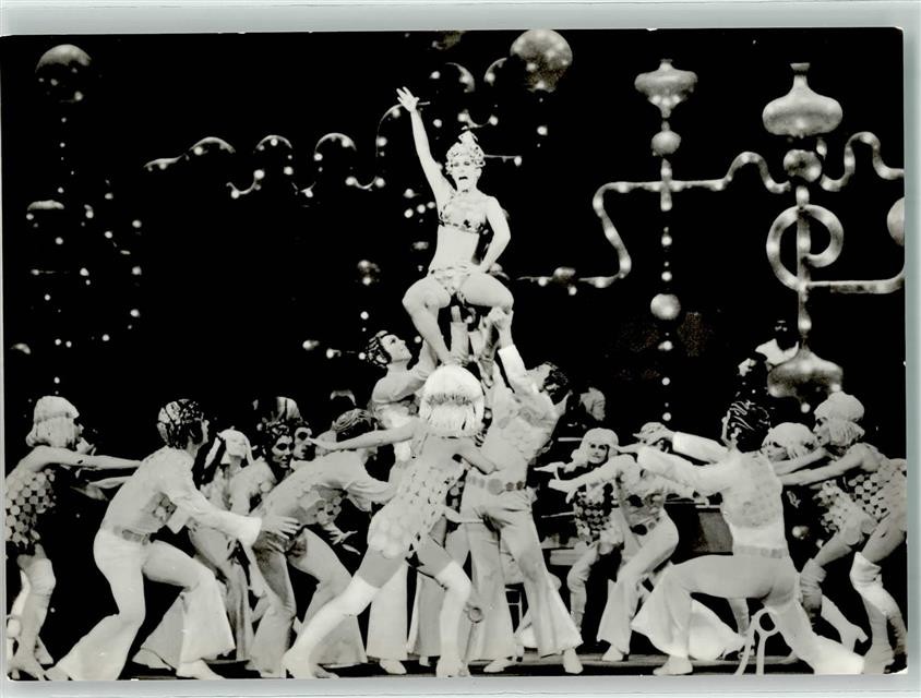 39597405 – Musical A Woman Made to Measure Ballet No.9 Operetta