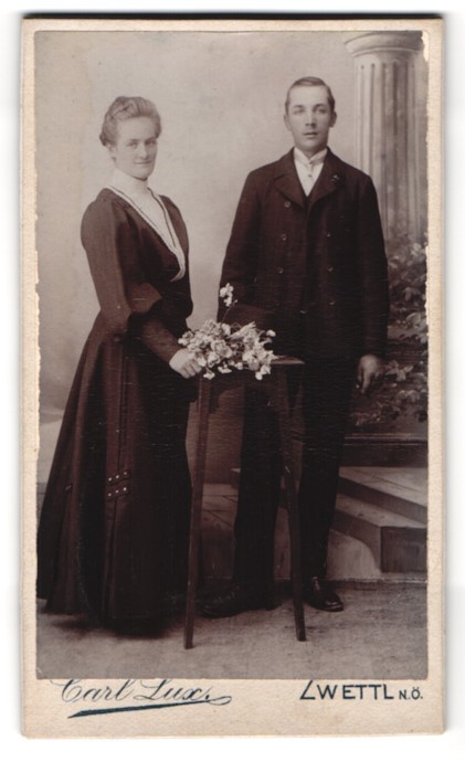 Photograph Carl Lux, Zwettl, middle-class couple in the Sunday state