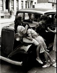 5##Photo negative film -Vintage- Kissing women – Lesbian couple – Love – Kiss